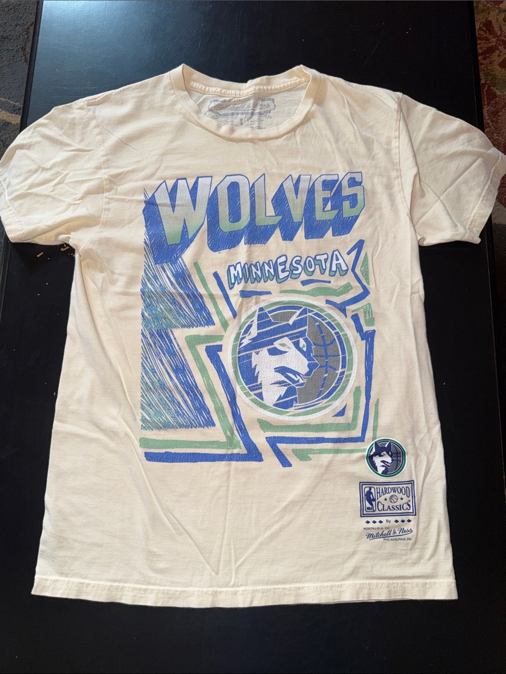 Minnesota Timberwolves cream shirt mens small mitchell & ness